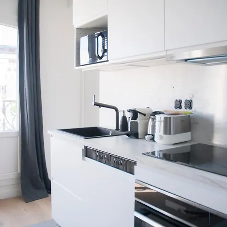 Cosy And Modern Apt With Balcony In Paris 18 *