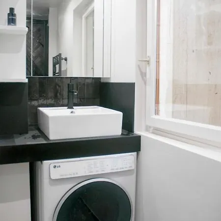 Cosy And Modern Apt With Balcony In Paris 18 Paris